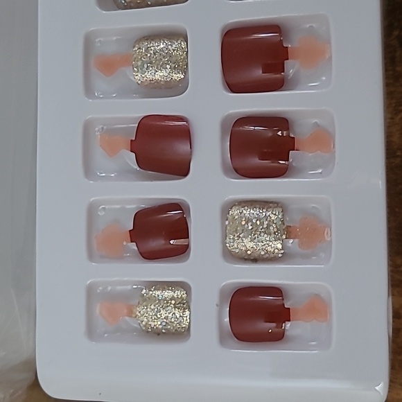 Rhinestone & Glitter Press on Toenails - Picture 9 of 12